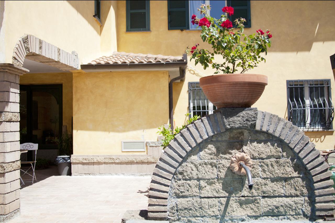 Albergo Da Benedetta Vetralla Exterior photo